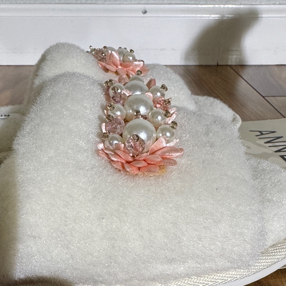 Anne Klein Winter White Fur Slippers with Pearl Accents M - Picture 13 of 13
